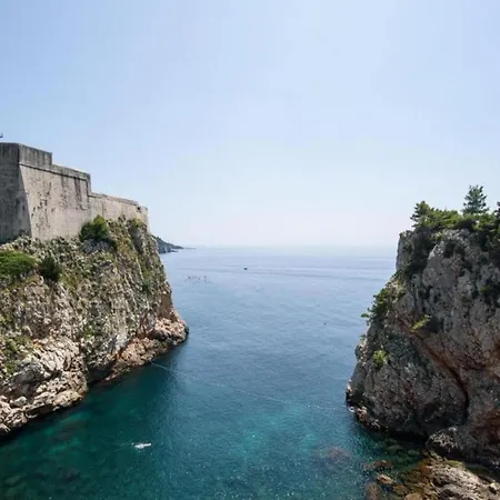 Old Town View- One Bedroom 3 Adults شقة